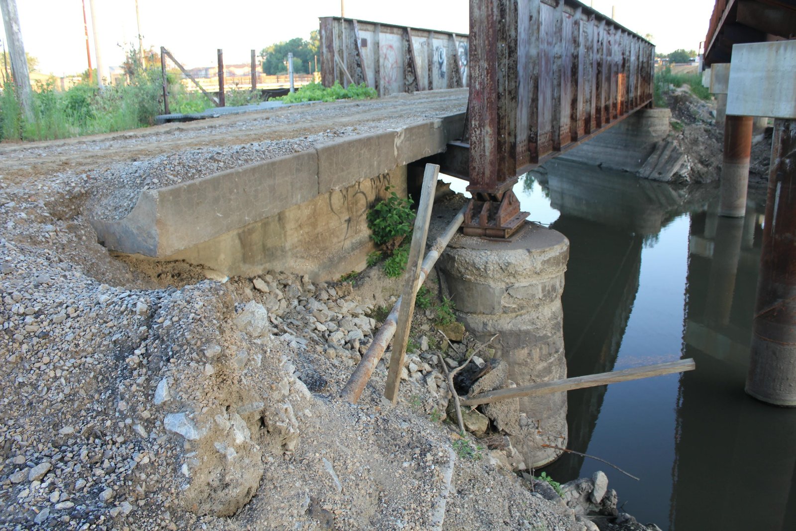 North abutment